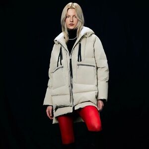 Orolay Women's Thickened Down Jacket